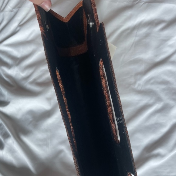 Hand-woven raffia clutch with handle - Picture 5 of 5